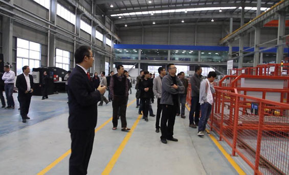 感謝來(lái)自華電的老師對(duì)保定伊諾爾電氣銷(xiāo)售部員工的諄諄教誨